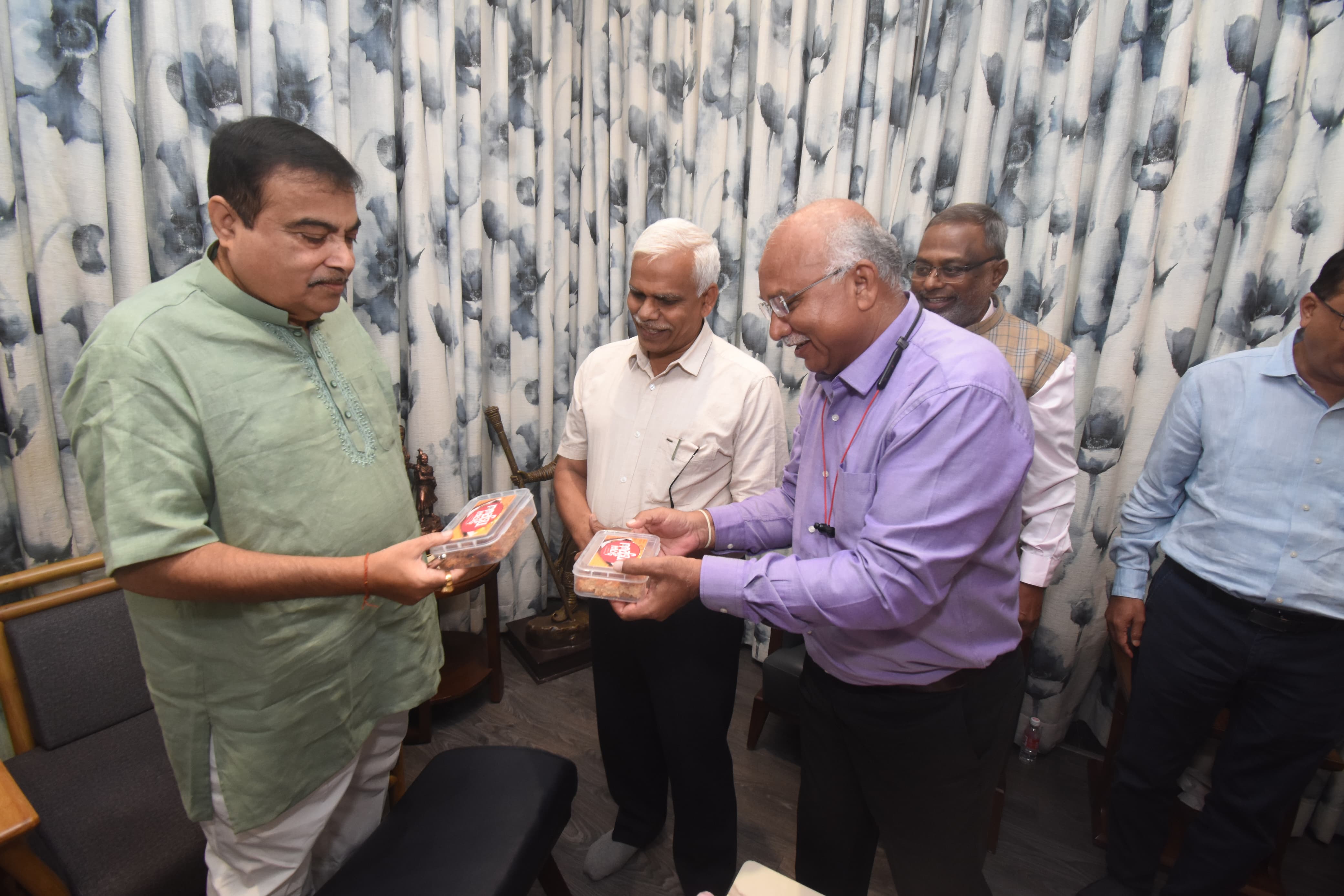 Hon'ble Nitinji Gadkari   Feedback For New Dairy Product